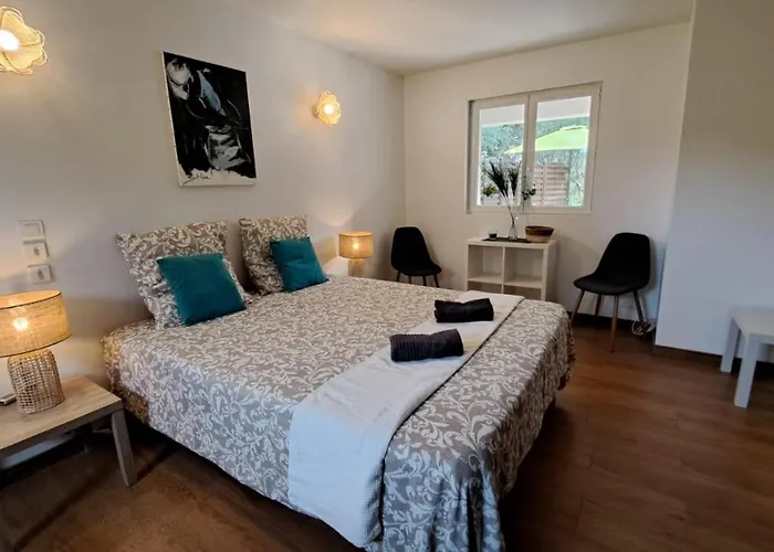 Casa Di Leo Figari (Corsica)